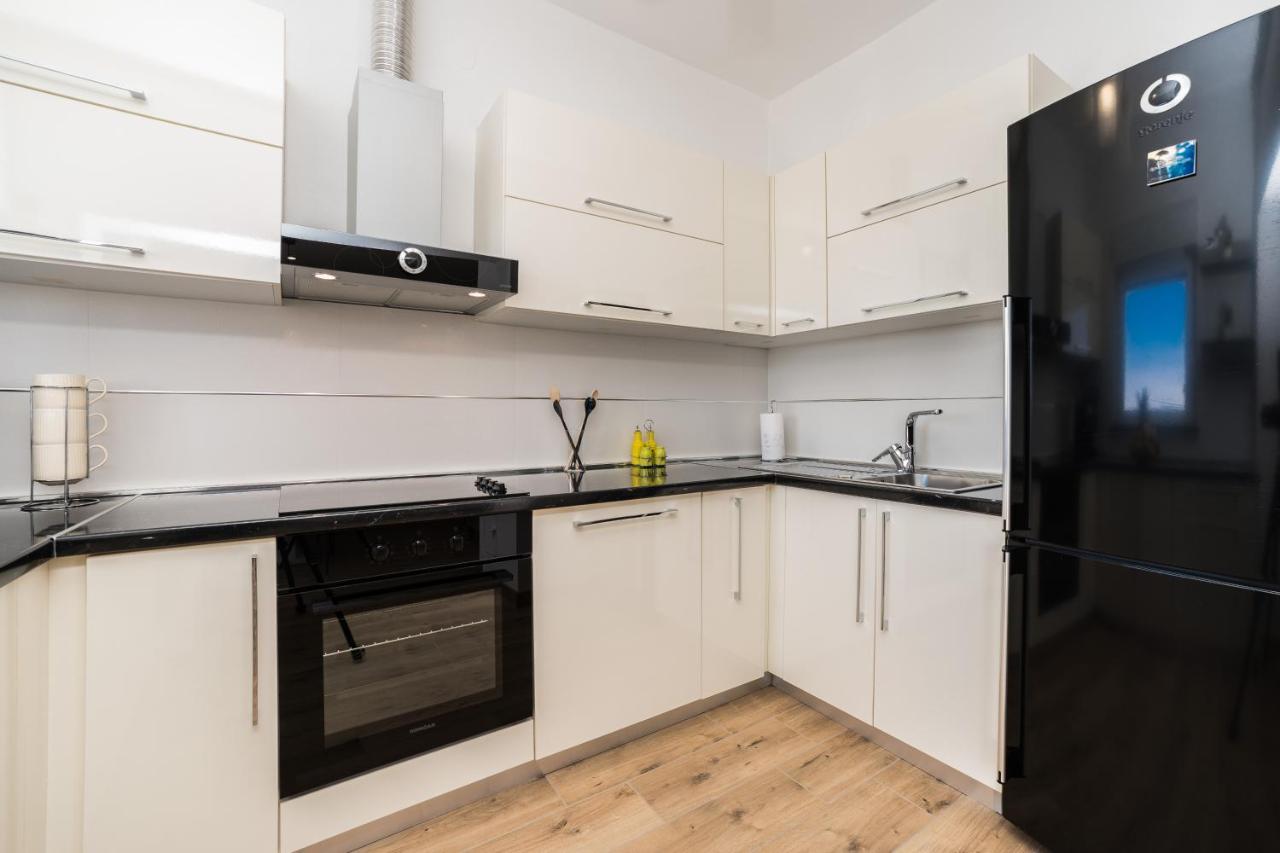 Apartmani Tomeri スタリグラード エクステリア 写真