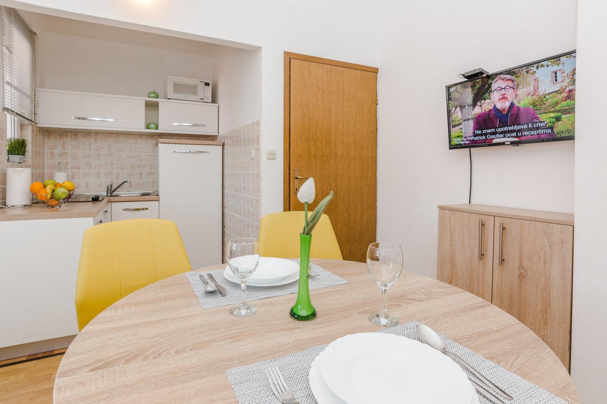Apartmani Tomeri スタリグラード エクステリア 写真