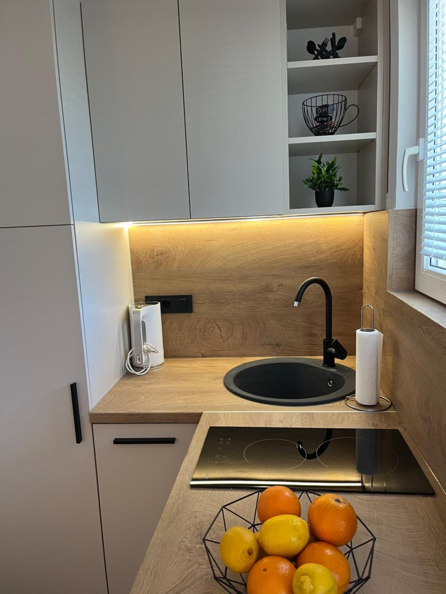 Apartmani Tomeri スタリグラード エクステリア 写真